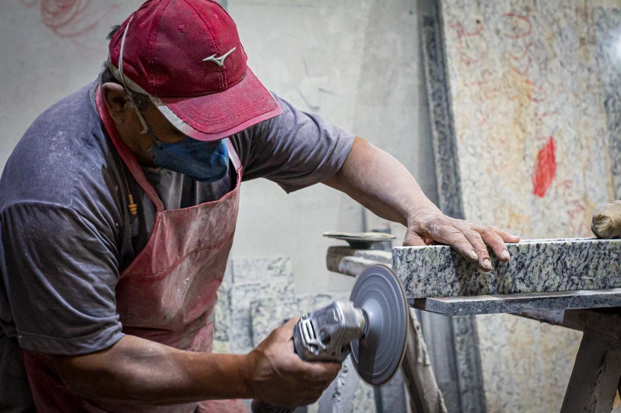Entrega no prazo Carros próprios para entrega e instaladores registrados, garantem maior pontualidade em nossos prazos e melhor qualidade no projeto finalizado.