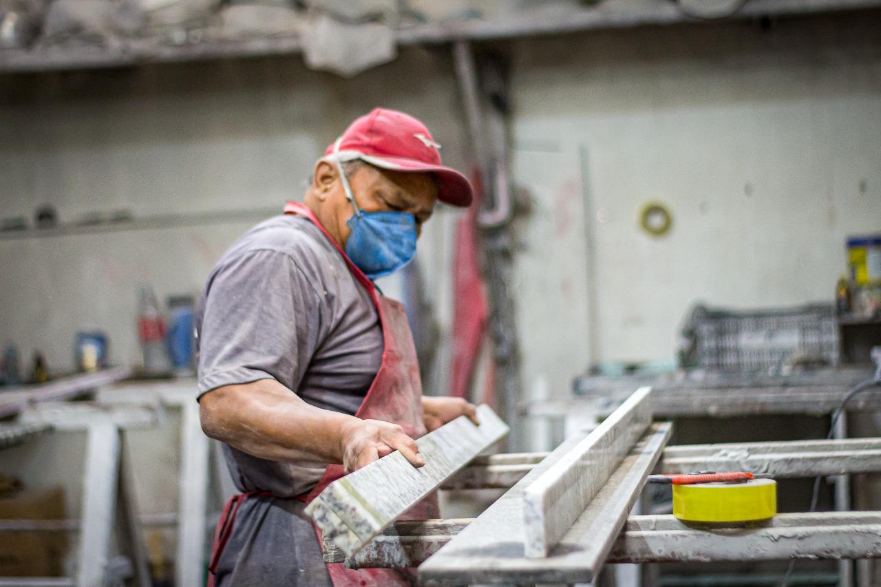 Materiais Pedras Industrializadas: Trabalhamos com as principais marcas do mercado, o que garante qualidade e garantia. Pedras Naturais: Selecionamos a pedra mais indicada para o seu projeto. Seja Mármore, Granito, Travertino, Limestone ou mármore ônix.